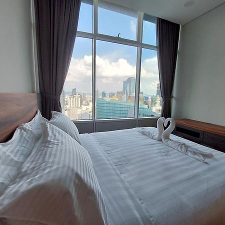 Sky Suites With Klcc Twin Tower View By Irent365 Kuala Lumpur Room photo