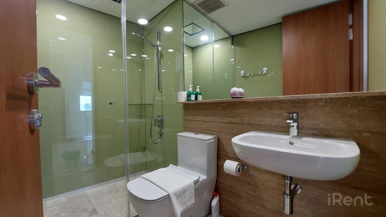 Sky Suites With Klcc Twin Tower View By Irent365 Kuala Lumpur Exterior photo