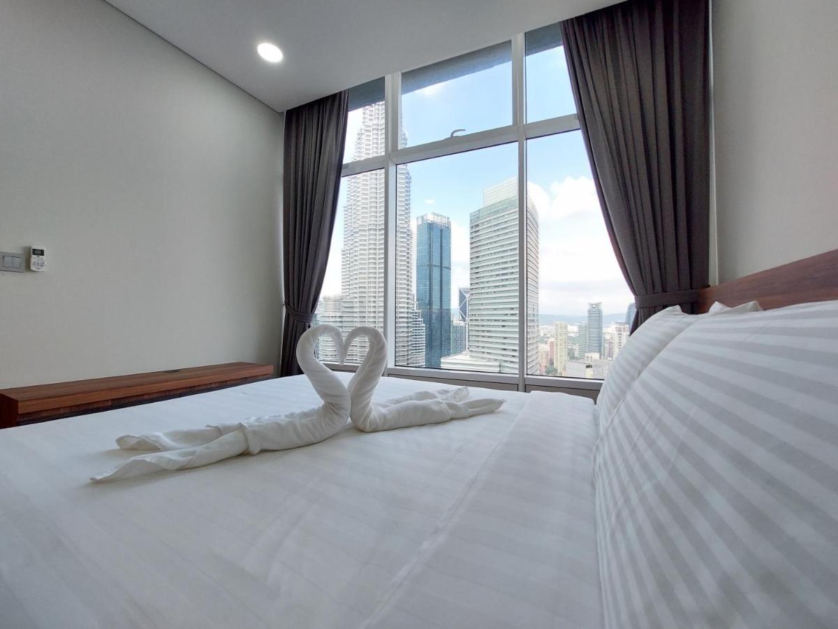 Sky Suites With Klcc Twin Tower View By Irent365 Kuala Lumpur Exterior photo