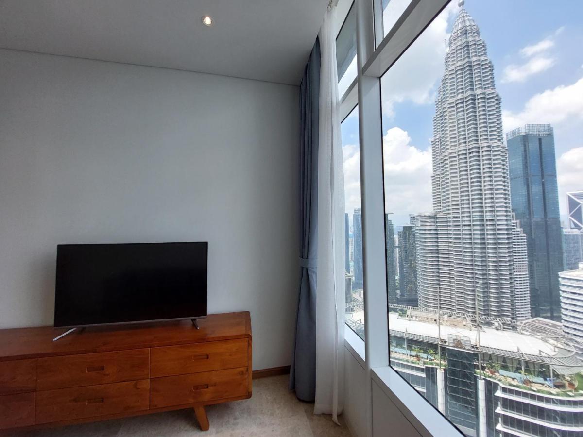 Sky Suites With Klcc Twin Tower View By Irent365 Kuala Lumpur Exterior photo